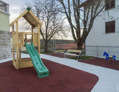 Hy-land P2 lekestativer på lager for en gammel pris